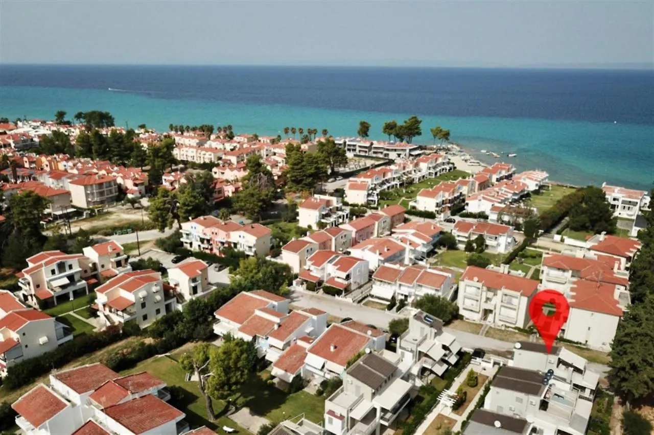 Brina House Pefkohori 3 Bedrooms 8 Guests